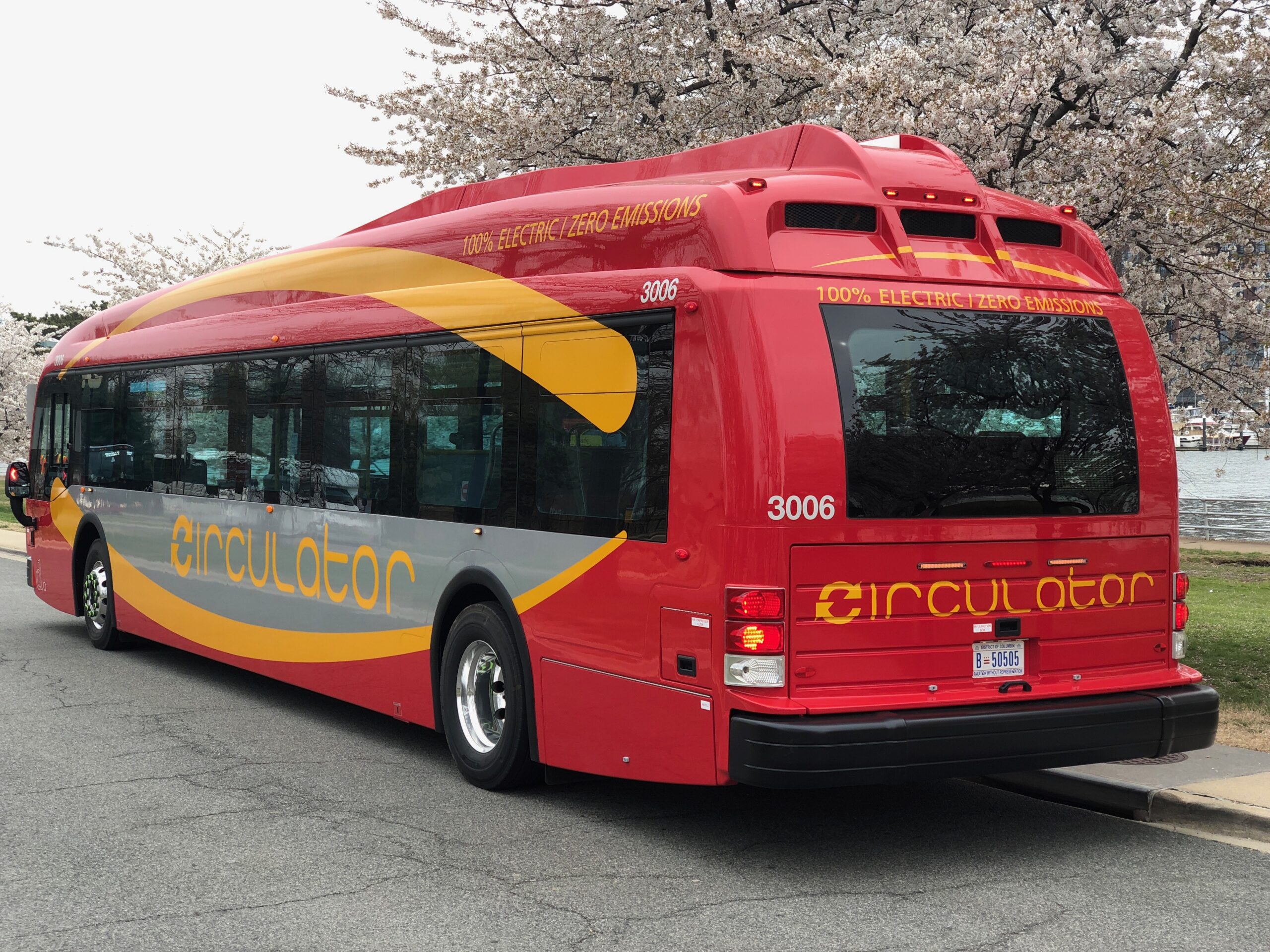 D.C. Circulator bus